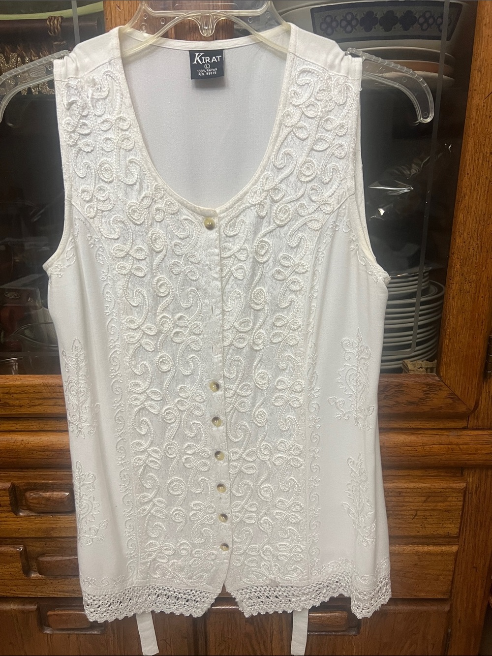 Vintage Kirat White Embroidered blouse Sleeveless Button-Front Top